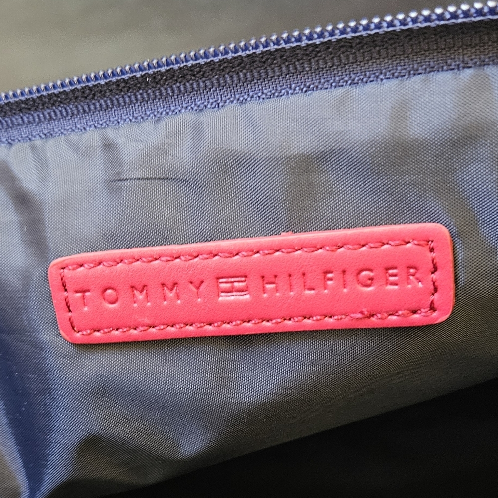 Tommy Hilfiger Cosmetic Bag - Picture 5 of 12